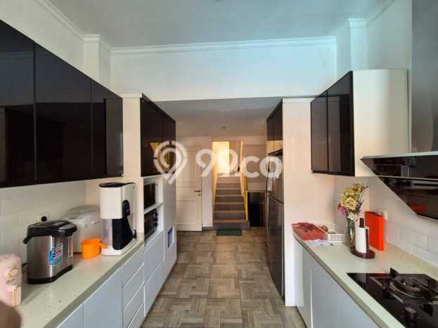 Rumah Elit Modern Tanpa Renovasi di Pantai Indah Kapuk Jakarta Utara Rumah Elit Modern Tanpa Renovasi di Pantai Indah Kapuk Jakarta Utara