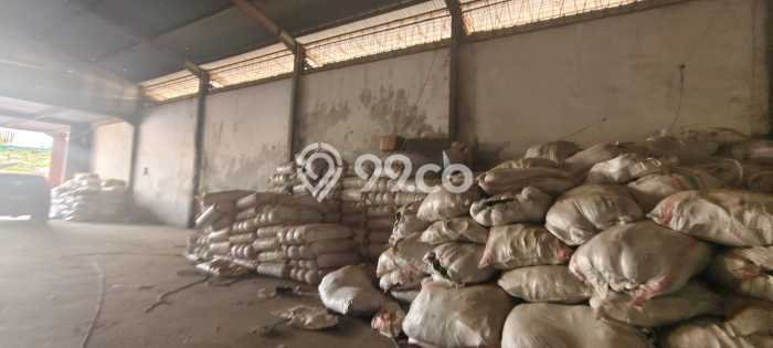 Unit Gudang Dijual di Jakarta Utara LT 3037m2 & LB 2250m2 Unit Gudang Dijual di Jakarta Utara LT 3037m2 & LB 2250m2