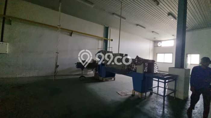 Area Ramai! Gudang Dijual di Bogor Barat untuk Bisnis Luas Bangunan 9624m2 Area Ramai! Gudang Dijual di Bogor Barat untuk Bisnis Luas Bangunan 9624m2