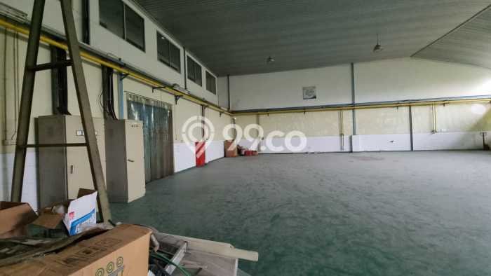 Area Ramai! Gudang Dijual di Bogor Barat untuk Bisnis Luas Bangunan 9624m2 Area Ramai! Gudang Dijual di Bogor Barat untuk Bisnis Luas Bangunan 9624m2