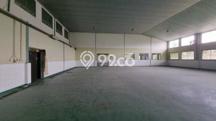 Area Ramai! Gudang Dijual di Bogor Barat untuk Bisnis Luas Bangunan 9624m2 Area Ramai! Gudang Dijual di Bogor Barat untuk Bisnis Luas Bangunan 9624m2