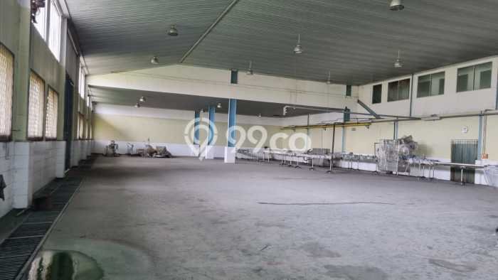Area Ramai! Gudang Dijual di Bogor Barat untuk Bisnis Luas Bangunan 9624m2 Area Ramai! Gudang Dijual di Bogor Barat untuk Bisnis Luas Bangunan 9624m2