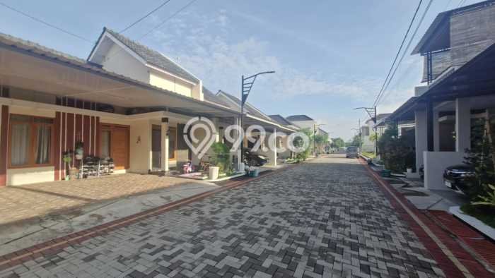 Dijual Rumah Strategis Bagus Punya 2 KT di Solo Baru Solo SHM Dijual Rumah Strategis Bagus Punya 2 KT di Solo Baru Solo SHM