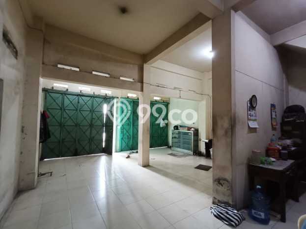 AREA BISNIS! Ruko Kawasan Jebres, Luas 180m², Mainroad, Ramai AREA BISNIS! Ruko Kawasan Jebres, Luas 180m², Mainroad, Ramai