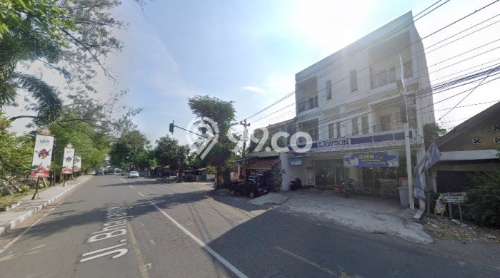 Area Ramai! Ruko Dijual di Laweyan untuk Bisnis Luas Bangunan 160m2 Area Ramai! Ruko Dijual di Laweyan untuk Bisnis Luas Bangunan 160m2