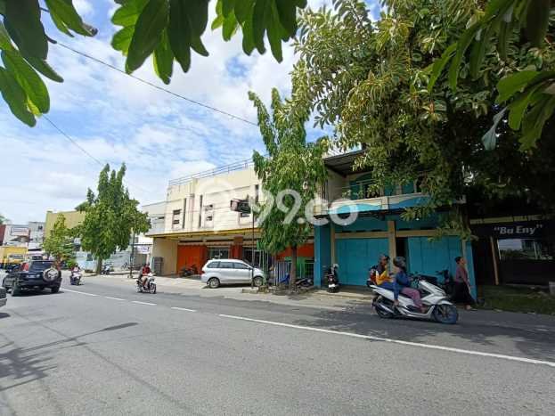 AREA BISNIS! Ruko Kawasan Jebres, Luas 180m², Mainroad, Ramai AREA BISNIS! Ruko Kawasan Jebres, Luas 180m², Mainroad, Ramai