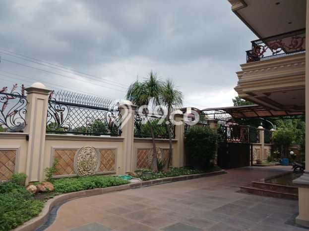 Rumah Mewah Dijual LT 846m2 di Solo Baru, Solo Rumah Mewah Dijual LT 846m2 di Solo Baru, Solo