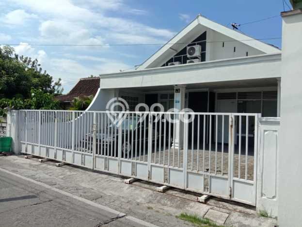 Dijual Kost di Kawasan Purwosari, Solo, Spesifikasi 7 KT, 4 KM, 200m2 Dijual Kost di Kawasan Purwosari, Solo, Spesifikasi 7 KT, 4 KM, 200m2