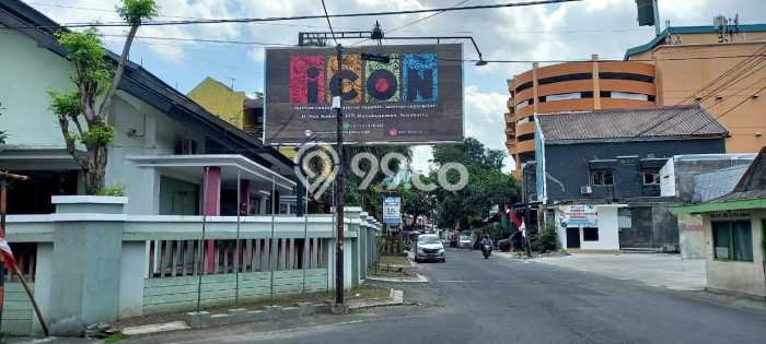 Siap Huni Rumah Mewah 6 Kamar di Laweyan Dekat ke Mana Saja Siap Huni Rumah Mewah 6 Kamar di Laweyan Dekat ke Mana Saja