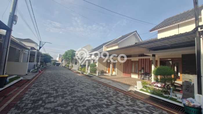 Dijual Rumah Strategis Bagus Punya 2 KT di Solo Baru Solo SHM Dijual Rumah Strategis Bagus Punya 2 KT di Solo Baru Solo SHM