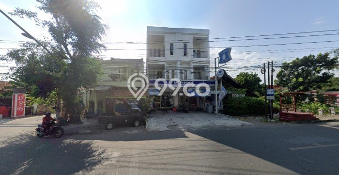 Area Ramai! Ruko Dijual di Laweyan untuk Bisnis Luas Bangunan 160m2 Area Ramai! Ruko Dijual di Laweyan untuk Bisnis Luas Bangunan 160m2