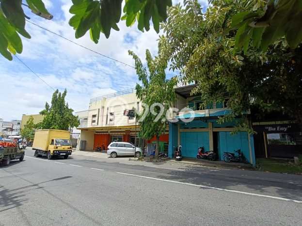 AREA BISNIS! Ruko Kawasan Jebres, Luas 180m², Mainroad, Ramai AREA BISNIS! Ruko Kawasan Jebres, Luas 180m², Mainroad, Ramai