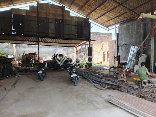 Gudang Bagus LT 533m2 LB 533m2 Dijual di Pasar Kliwon Solo Gudang Bagus LT 533m2 LB 533m2 Dijual di Pasar Kliwon Solo