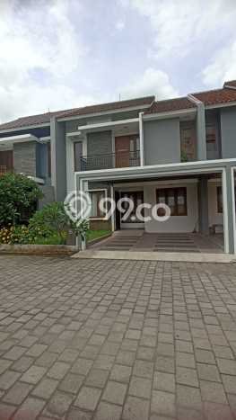 Lokasi strategis! Rumah siap huni dikontrakkan di Pabelan LB 200m2 Lokasi strategis! Rumah siap huni dikontrakkan di Pabelan LB 200m2