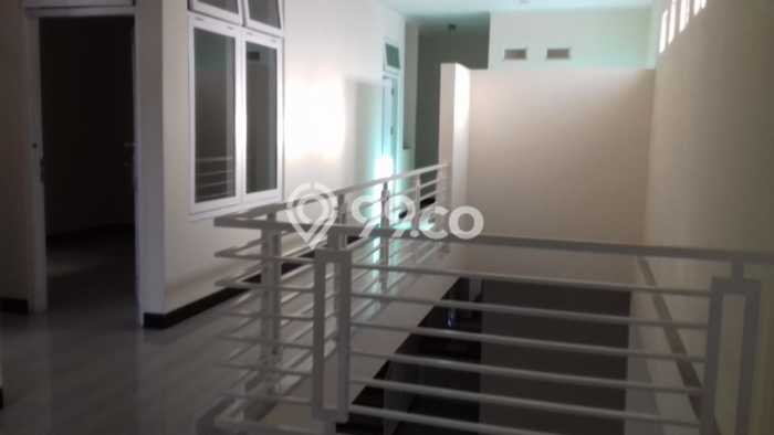 Rumah Strategis Modern Lb 262m2 di Manahan, Solo Rumah Strategis Modern Lb 262m2 di Manahan, Solo