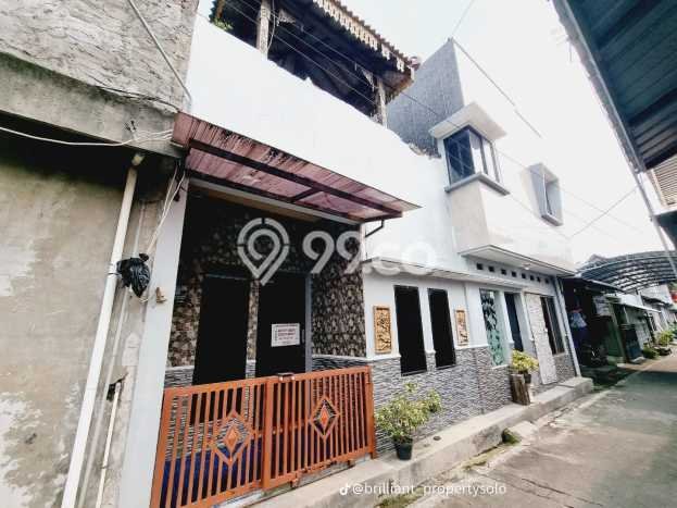 Rumah Strategis Minimalis Lb 300m2 di Banjarsari, Surakarta Rumah Strategis Minimalis Lb 300m2 di Banjarsari, Surakarta