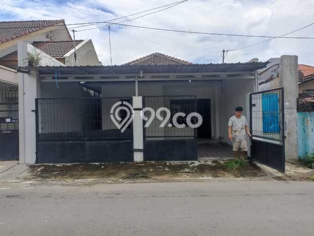 Jual Rumah Favorit Siap Huni LB 150m2 di Banjarsari, Surakarta Jual Rumah Favorit Siap Huni LB 150m2 di Banjarsari, Surakarta