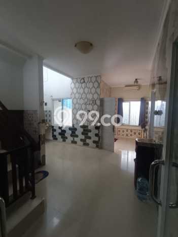 Lokasi strategis! Rumah siap huni disewakan di Colomadu LB 126m2 Lokasi strategis! Rumah siap huni disewakan di Colomadu LB 126m2