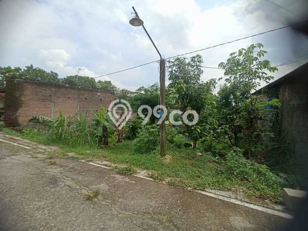 Jual Rumah Bagus Siap Huni LB 200m2 di Jebres, Surakarta Jual Rumah Bagus Siap Huni LB 200m2 di Jebres, Surakarta