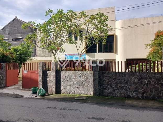 Rumah Eksklusif Dijual LT 1081m2 di Laweyan, Surakarta Rumah Eksklusif Dijual LT 1081m2 di Laweyan, Surakarta