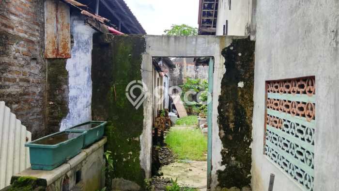 Tanah Dijual Lokasi Banjarsari, Surakarta Luas 242m2 Legalitas Aman Tanah Dijual Lokasi Banjarsari, Surakarta Luas 242m2 Legalitas Aman