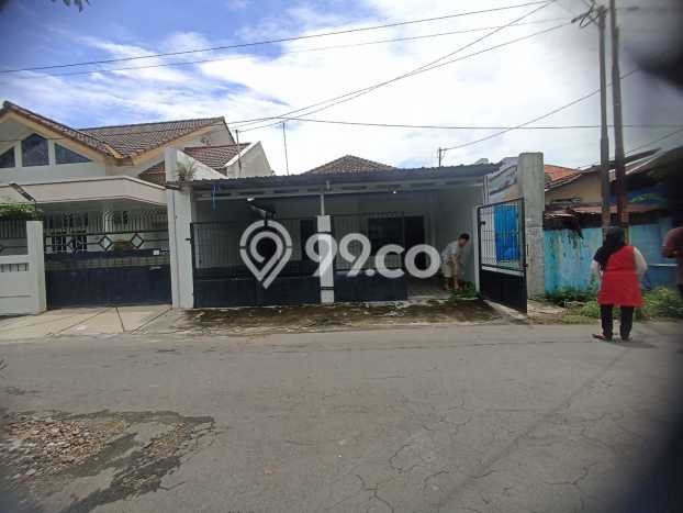 Jual Rumah Favorit Siap Huni LB 150m2 di Banjarsari, Surakarta Jual Rumah Favorit Siap Huni LB 150m2 di Banjarsari, Surakarta