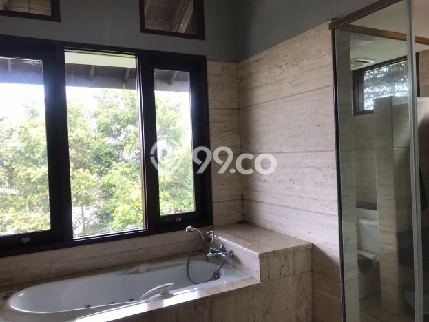 Rumah Elit Modern Tanpa Renovasi di Dago Pakar Bandung Rumah Elit Modern Tanpa Renovasi di Dago Pakar Bandung