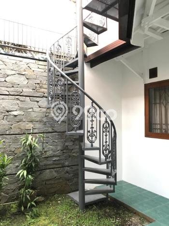 Jarang Ada! Rumah Sewa 2 Kamar Bagus Siap Huni Setra Duta Jarang Ada! Rumah Sewa 2 Kamar Bagus Siap Huni Setra Duta