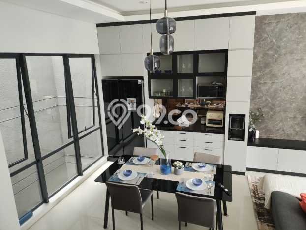 Ready to Use! Luxury House LT 89m2 Desain Elegan di Setra Duta Ready to Use! Luxury House LT 89m2 Desain Elegan di Setra Duta