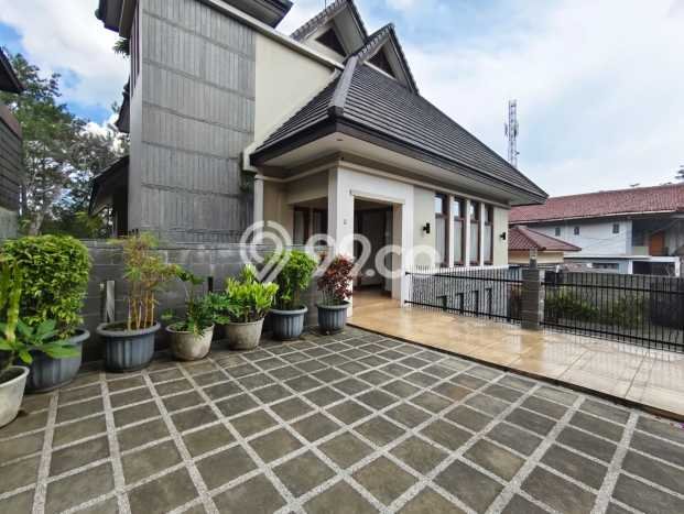 Siap Huni Rumah Mewah 7 Kamar di Coblong Dekat ke Mana Saja Siap Huni Rumah Mewah 7 Kamar di Coblong Dekat ke Mana Saja