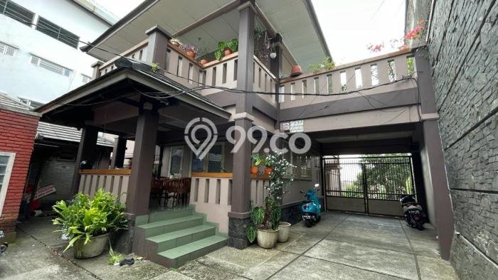 Rumah Elit LB 900m2 Siap Pakai Desain Elegan di Cihanjuang, Bandung Rumah Elit LB 900m2 Siap Pakai Desain Elegan di Cihanjuang, Bandung