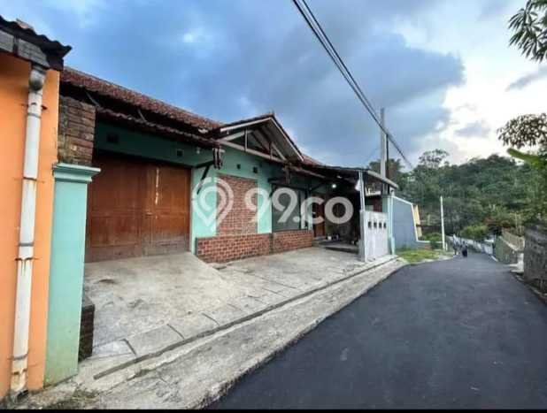 Rumah Modern 4 KT di Padasuka Bandung Unfurnished Rumah Modern 4 KT di Padasuka Bandung Unfurnished