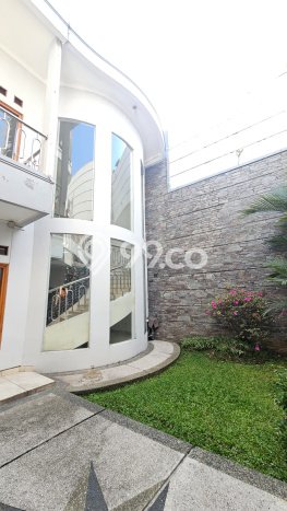 Rumah Mewah LB 400m2 Siap Huni Desain Elegan di mekar wangi, Bandung Rumah Mewah LB 400m2 Siap Huni Desain Elegan di mekar wangi, Bandung