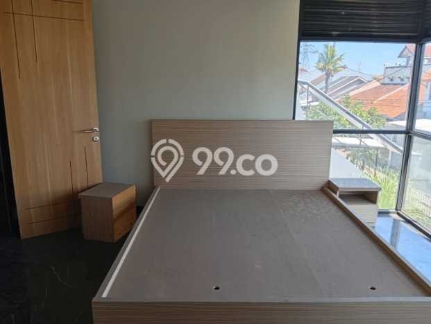 Rumah Elit LB 140m2 Siap Pakai Desain Elegan di Taman Holis Indah, Bandung Rumah Elit LB 140m2 Siap Pakai Desain Elegan di Taman Holis Indah, Bandung
