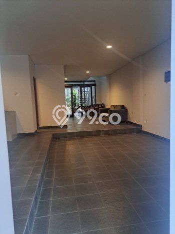 Ready to Use! Luxury House LT 190m2 Desain Elegan di Setra Duta Ready to Use! Luxury House LT 190m2 Desain Elegan di Setra Duta