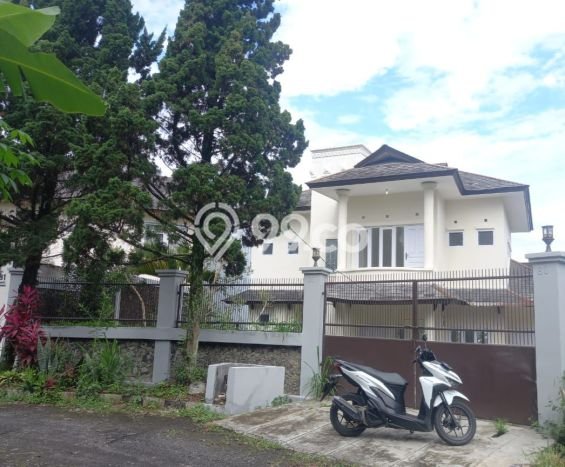 Ready to Use! Premium House LT 550m2 Desain Elegan di Cipaku Ready to Use! Premium House LT 550m2 Desain Elegan di Cipaku