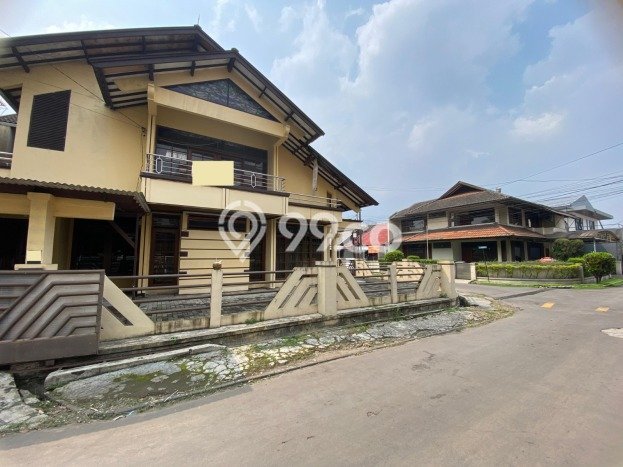 Rumah Mewah LB 248m2 Siap Huni Desain Elegan di Muara, Bandung Rumah Mewah LB 248m2 Siap Huni Desain Elegan di Muara, Bandung