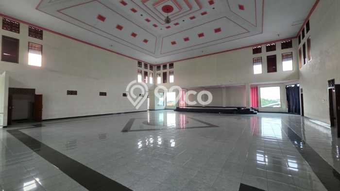 Rumah Lokasi Strategis di Semarang Barat, Semarang, LT 2360m2m² LB 1500m2m² Rumah Lokasi Strategis di Semarang Barat, Semarang, LT 2360m2m² LB 1500m2m²