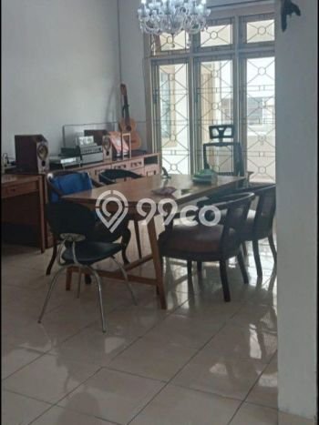 Siap Huni Rumah Mewah 6 Kamar di Tebet Dekat ke Mana Pun Siap Huni Rumah Mewah 6 Kamar di Tebet Dekat ke Mana Pun