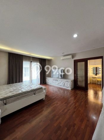 Ready to Use! Premium House LT 180m2 Desain Elegan di Lebak Bulus Ready to Use! Premium House LT 180m2 Desain Elegan di Lebak Bulus