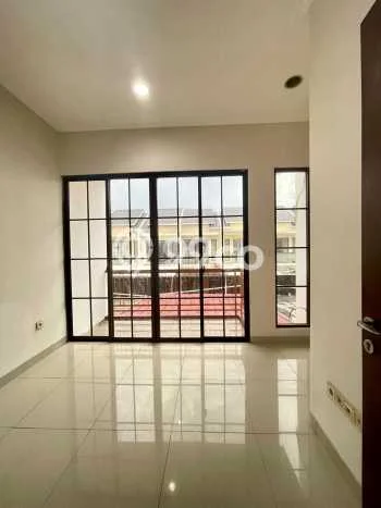 Lokasi strategis! Rumah siap pakai disewakan di Cipondoh LB 48m2 Lokasi strategis! Rumah siap pakai disewakan di Cipondoh LB 48m2