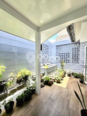 Hunian Elit LB 105m2 Siap Huni Desain Elegan di Bintaro, Tangerang Selatan Hunian Elit LB 105m2 Siap Huni Desain Elegan di Bintaro, Tangerang Selatan