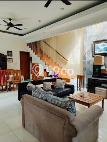 Hot Offer Hunian Premium Ideal dan Luas di Kebayoran Lama, Jakarta Selatan Hot Offer Hunian Premium Ideal dan Luas di Kebayoran Lama, Jakarta Selatan