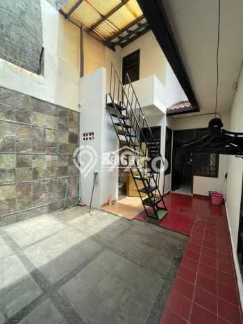 Rumah Elit Modern Tanpa Renovasi di Bintaro Tangerang Selatan Rumah Elit Modern Tanpa Renovasi di Bintaro Tangerang Selatan
