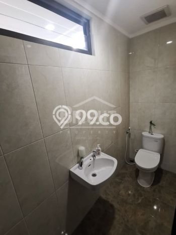 Disewakan! Rumah 3 Kamar Tidur &
2 Kamar Mandi di Bintaro, Tangerang Selatan Disewakan! Rumah 3 Kamar Tidur &
2 Kamar Mandi di Bintaro, Tangerang Selatan