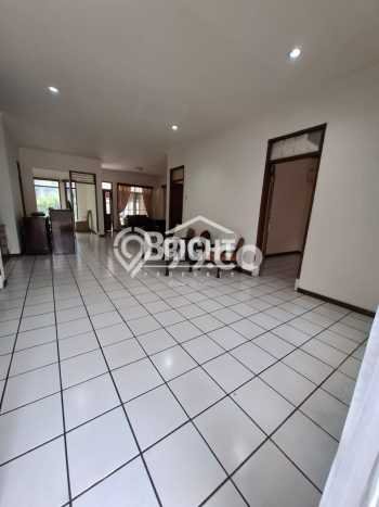 Hunian Mewah LB 160m2 Siap Pakai Desain Elegan di Bintaro, Jakarta Selatan Hunian Mewah LB 160m2 Siap Pakai Desain Elegan di Bintaro, Jakarta Selatan
