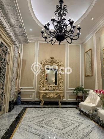 Siap Huni Rumah Mewah 5 Kamar di Menteng Dekat ke Mana Pun Siap Huni Rumah Mewah 5 Kamar di Menteng Dekat ke Mana Pun