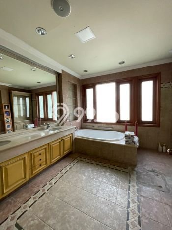 Dijual Rumah Mewah Megah Dengan View Eksklusif di Pondok Indah, Jakarta Selatan Dijual Rumah Mewah Megah Dengan View Eksklusif di Pondok Indah, Jakarta Selatan