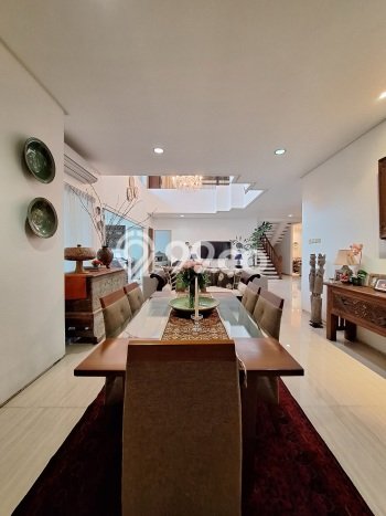 Hunian Elit LB 320m2 Siap Pakai Desain Elegan di Senopati, Jakarta Selatan Hunian Elit LB 320m2 Siap Pakai Desain Elegan di Senopati, Jakarta Selatan