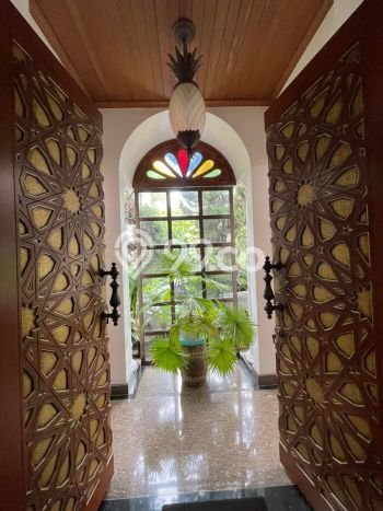Ready to Use! Luxury House LT 310m2 Desain Modern di Kemang Ready to Use! Luxury House LT 310m2 Desain Modern di Kemang